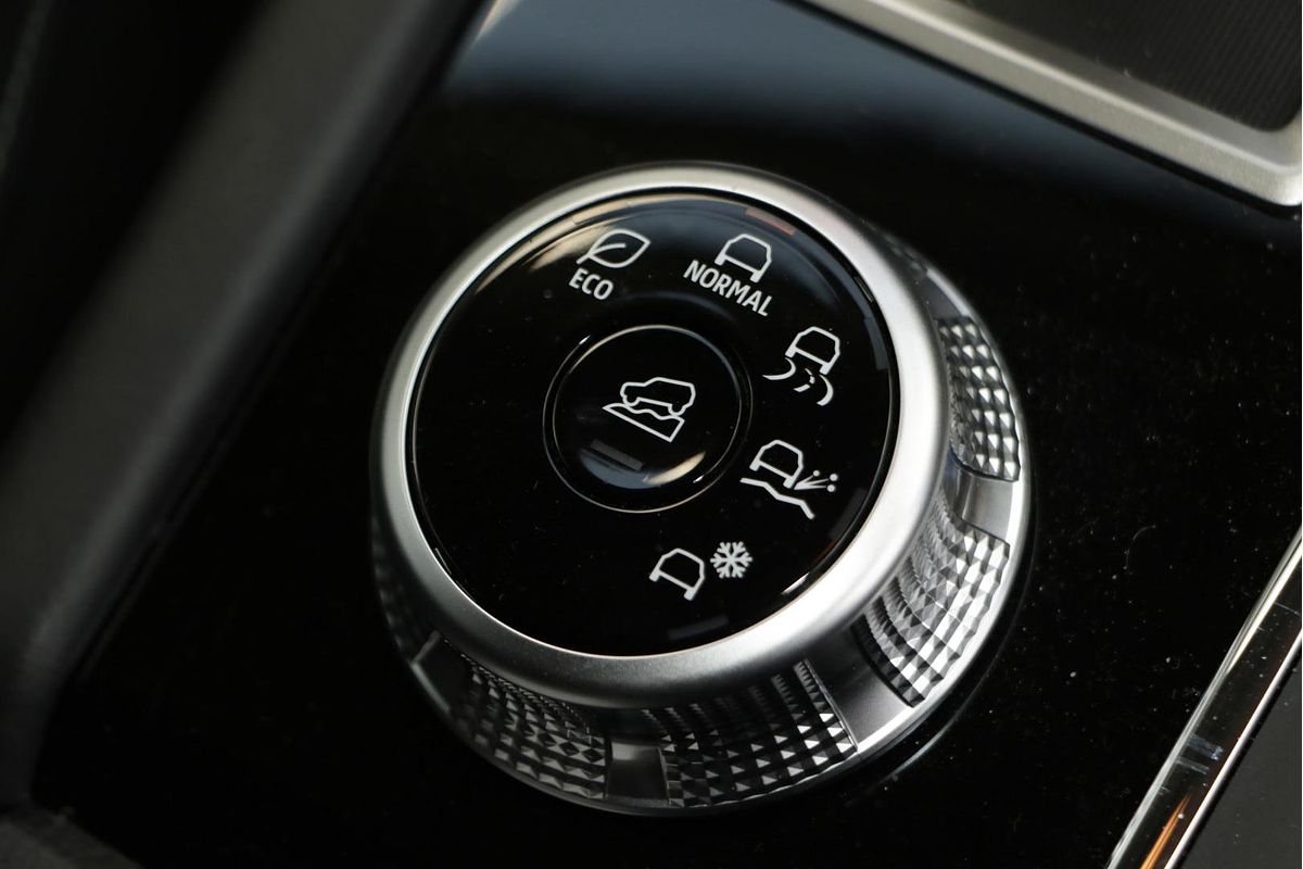 2024 Mitsubishi Outlander LS ZM