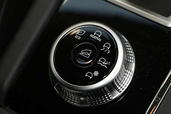 2024 Mitsubishi Outlander LS ZM