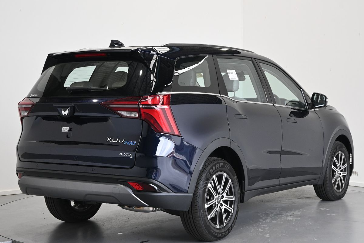 2024 Mahindra Xuv700 2024 XUV700AX7L