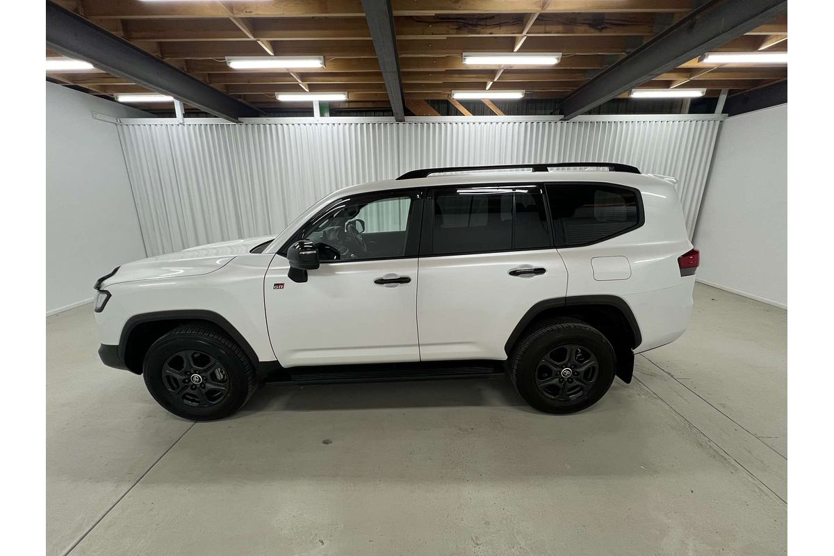 2023 Toyota Landcruiser GR Sport FJA300R