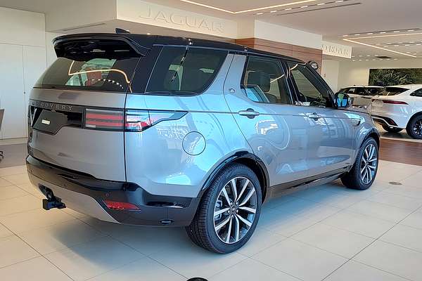 2023 Land Rover Discovery D300 Dynamic SE Series 5