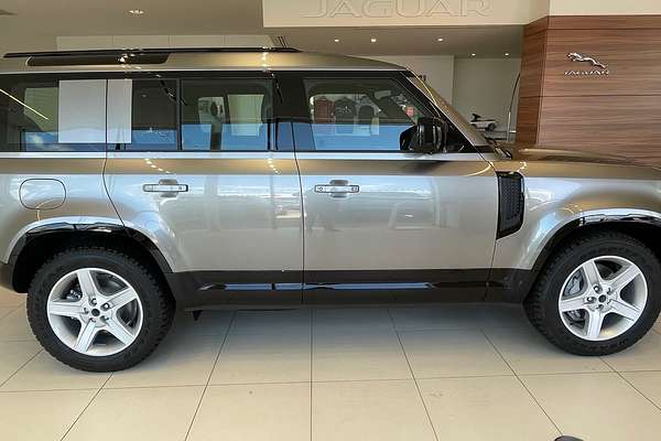 2024 Land Rover Defender 110 P400 X-Dynamic SE L663