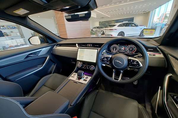 2024 Jaguar F-PACE D300 R-Dynamic SE X761