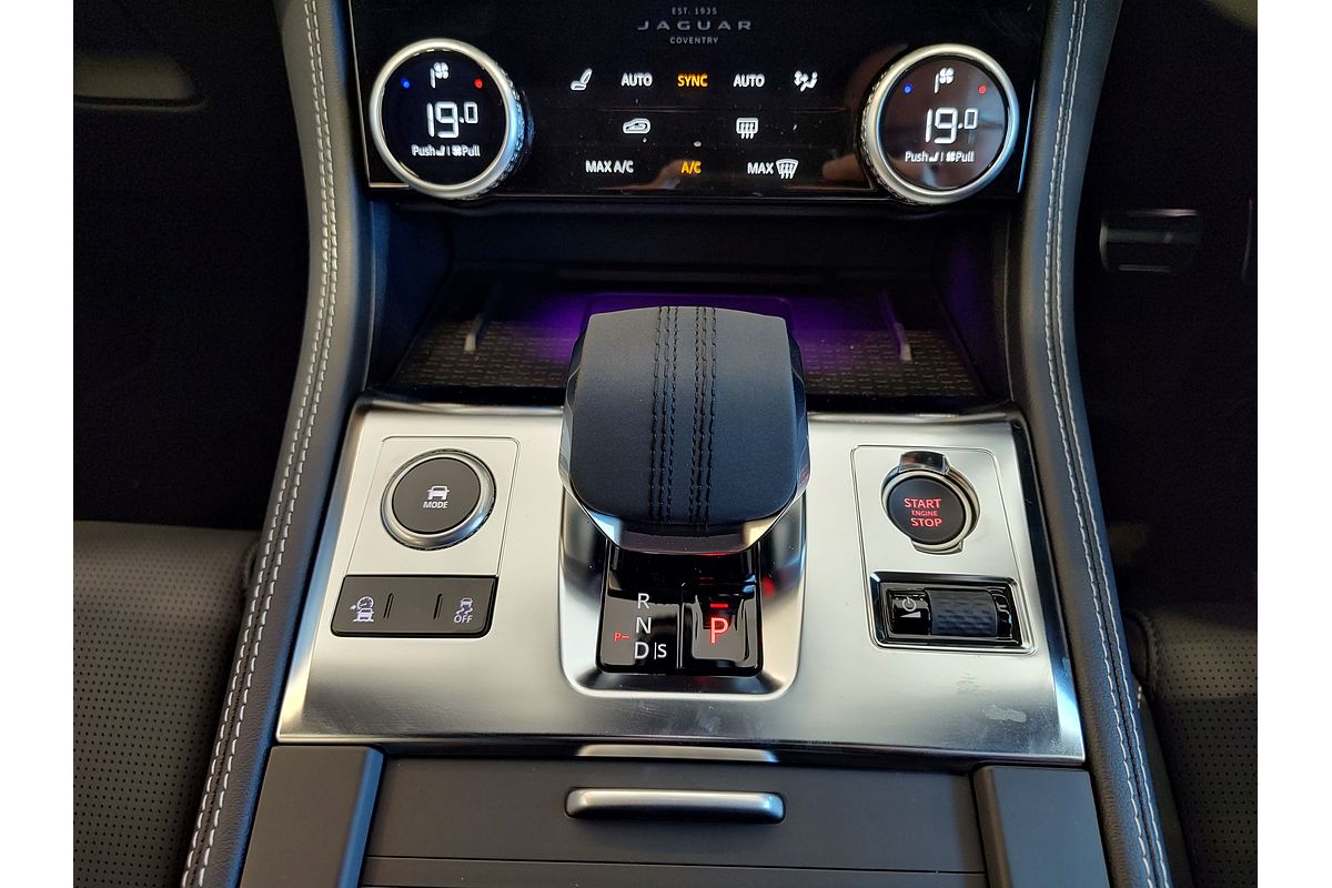 2024 Jaguar F-PACE D300 R-Dynamic SE X761