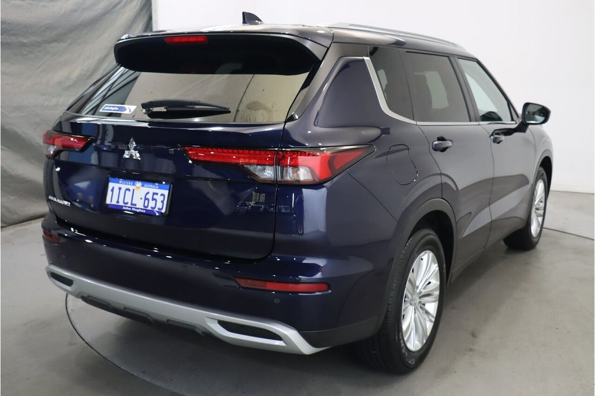 2023 Mitsubishi Outlander LS ZM