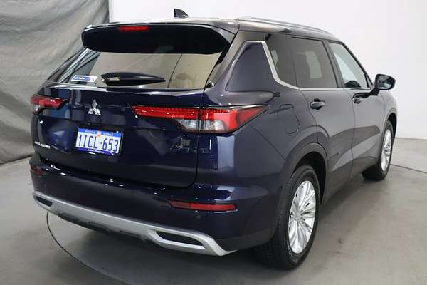 2023 Mitsubishi Outlander LS ZM