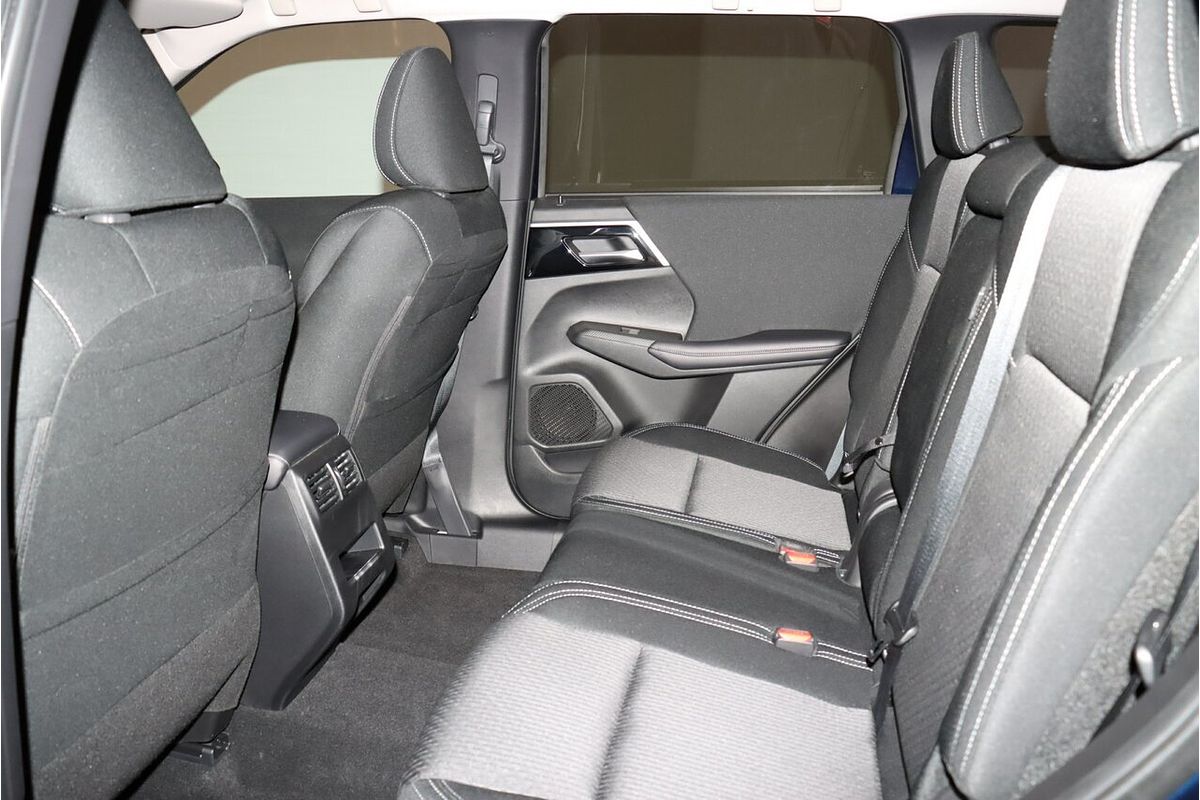 2023 Mitsubishi Outlander LS ZM