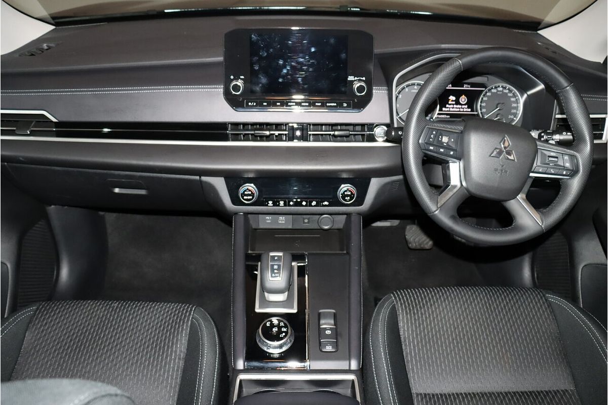 2023 Mitsubishi Outlander LS ZM