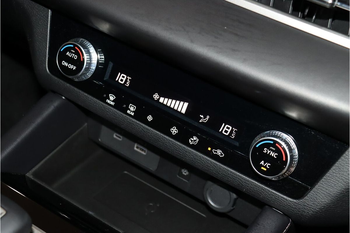 2023 Mitsubishi Outlander LS ZM