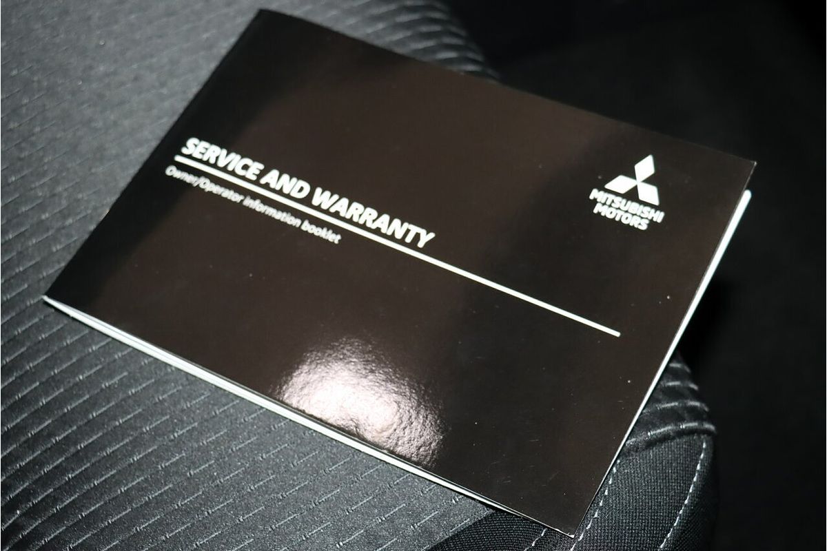 2023 Mitsubishi Outlander LS ZM