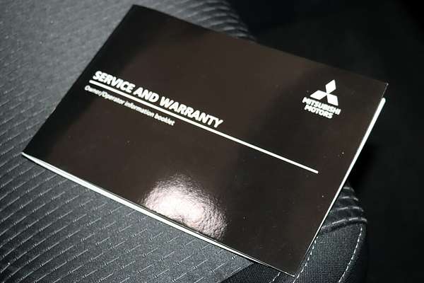 2023 Mitsubishi Outlander LS ZM