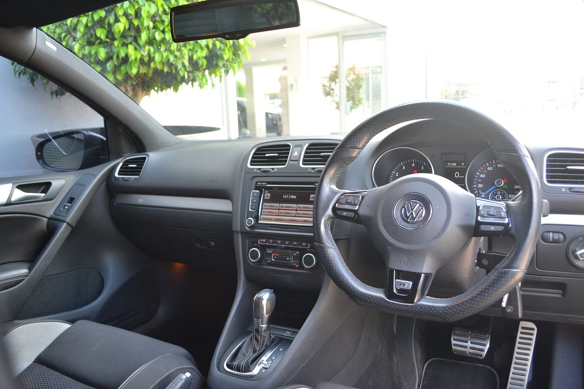 2011 Volkswagen Golf R VI