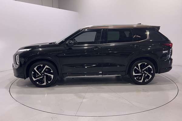 2021 Mitsubishi Outlander Exceed ZM