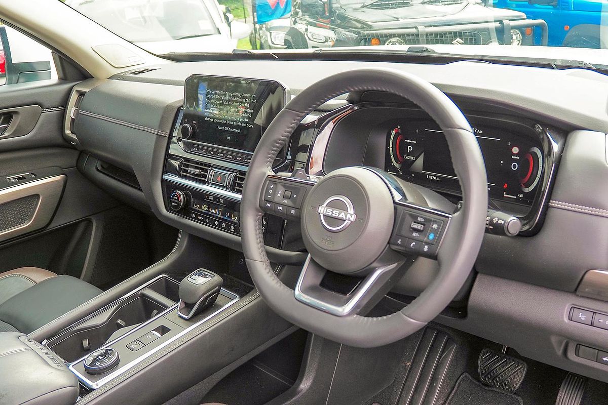 2023 Nissan Pathfinder Ti-L R53