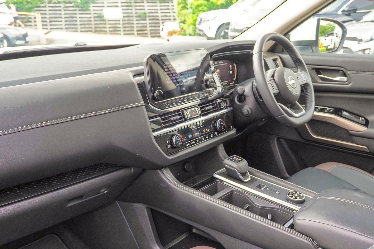 2023 Nissan Pathfinder Ti-L R53