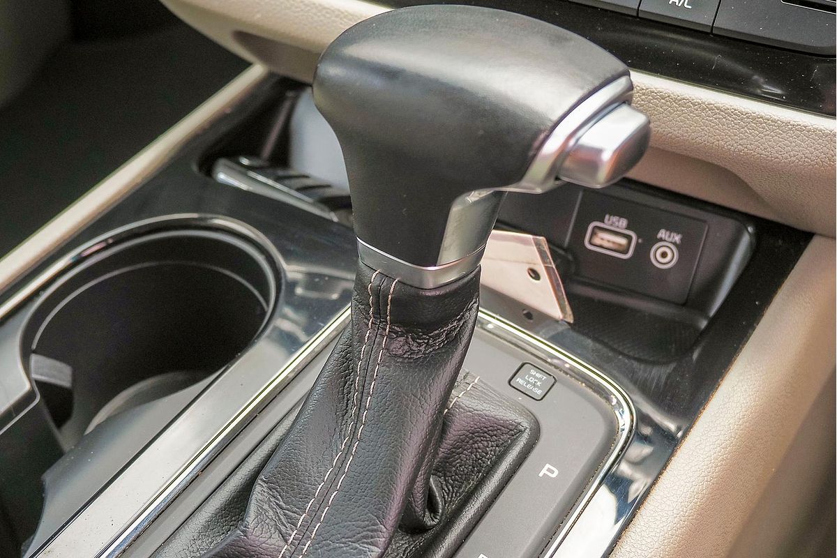 2017 Kia Carnival SLi YP