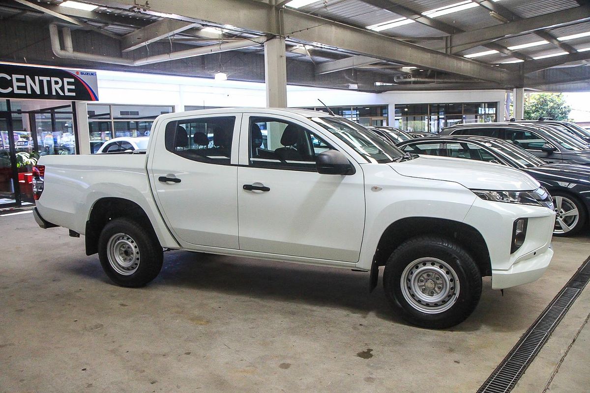 2019 Mitsubishi Triton GLX MR 4X4