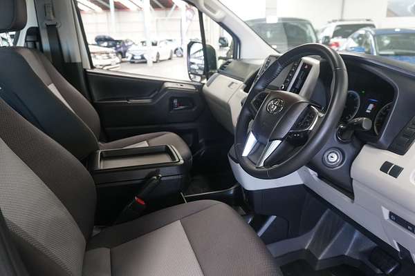 2022 Toyota Hiace Commuter GDH322R
