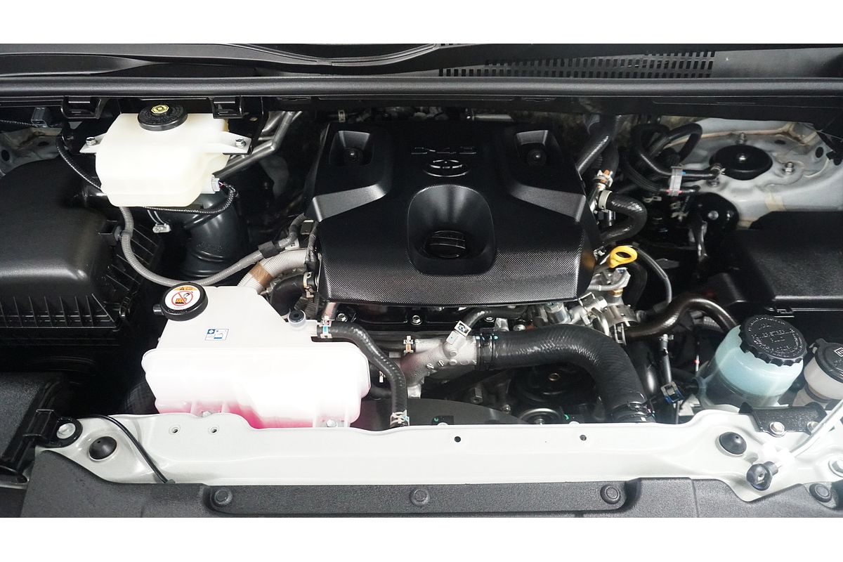 2022 Toyota Hiace Commuter GDH322R