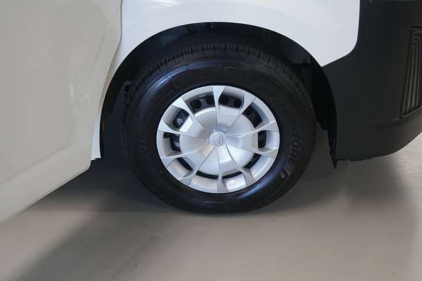 2022 Toyota Hiace Commuter GDH322R