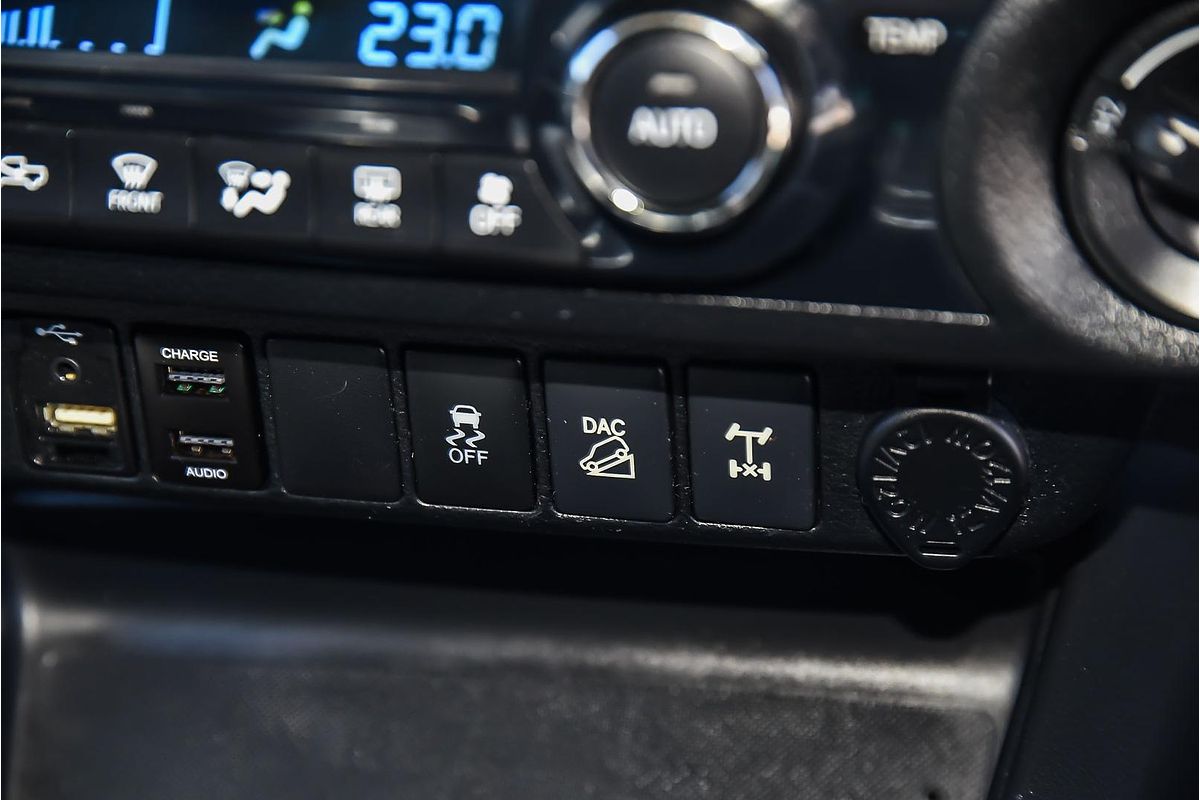 2015 Toyota Hilux SR5 GUN126R 4X4