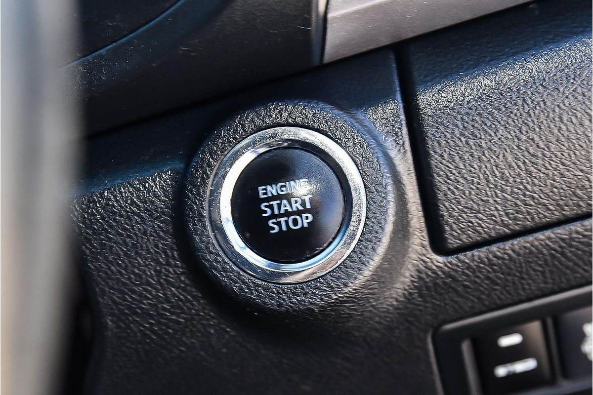 2015 Toyota Hilux SR5 GUN126R 4X4
