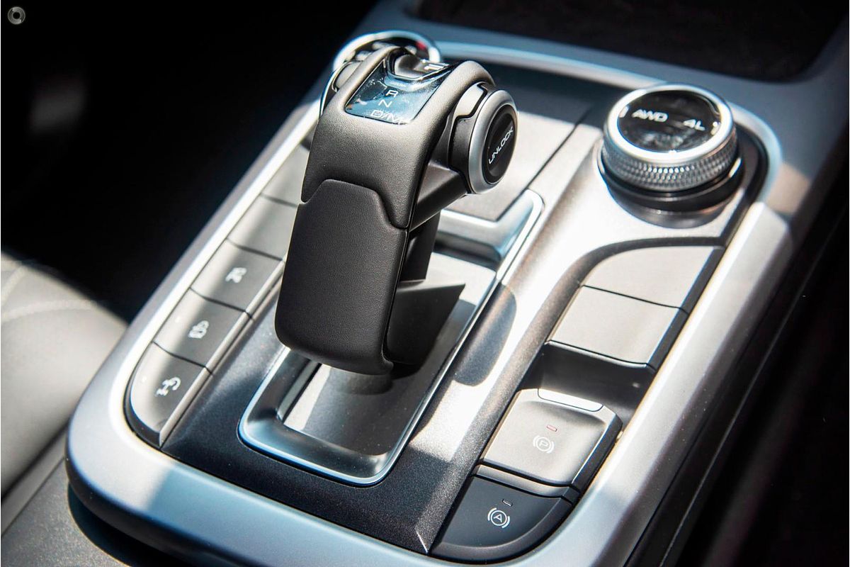 2023 GWM Tank 300 Lux Hybrid P01