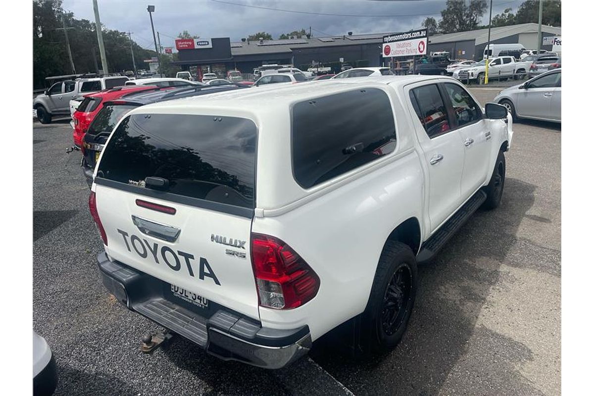 2016 Toyota HILUX SR5 (4x4) GUN126R
