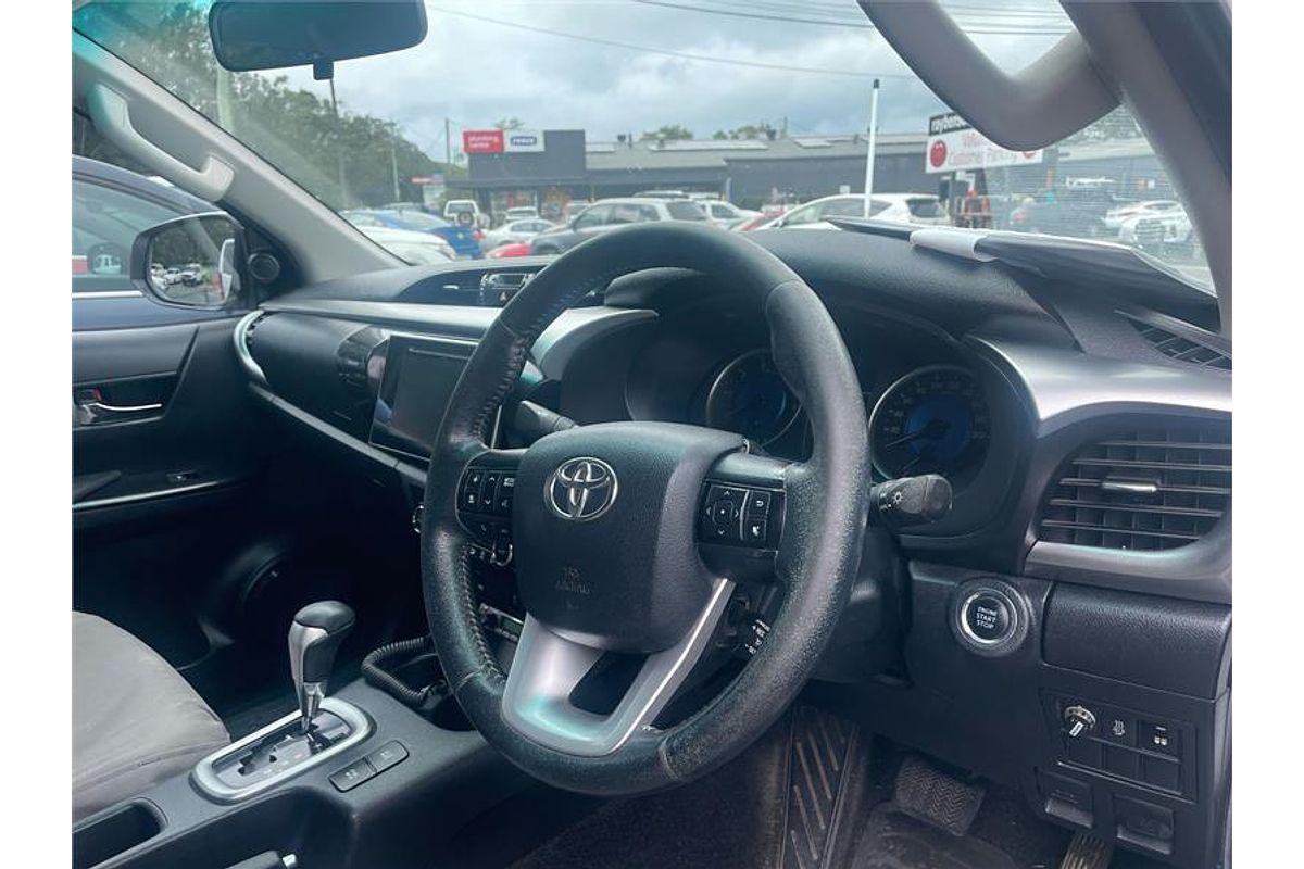 2016 Toyota HILUX SR5 (4x4) GUN126R