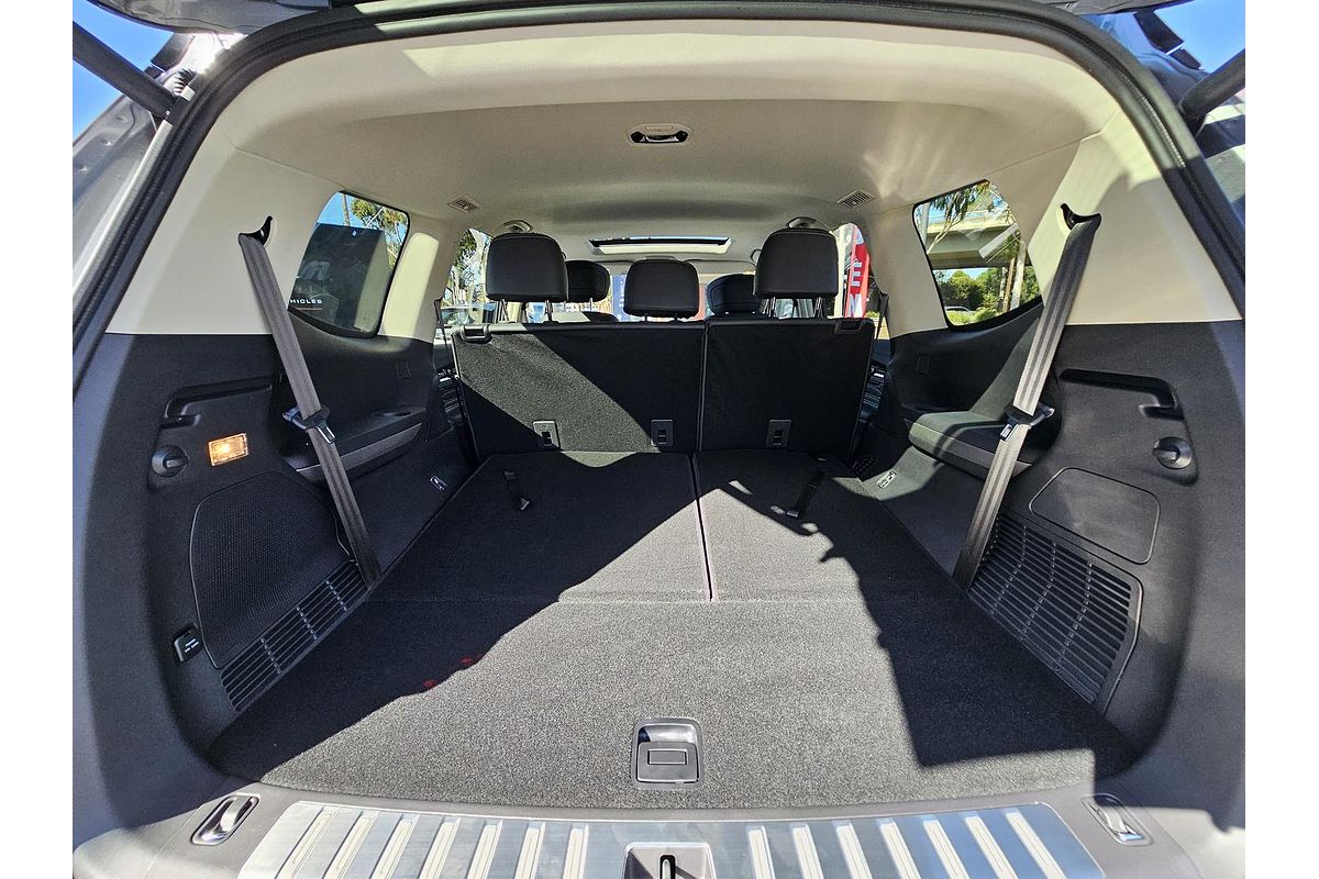 2024 LDV D90 Executive SV9A