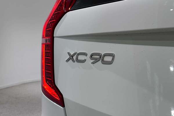 2018 Volvo XC90 T6 Momentum