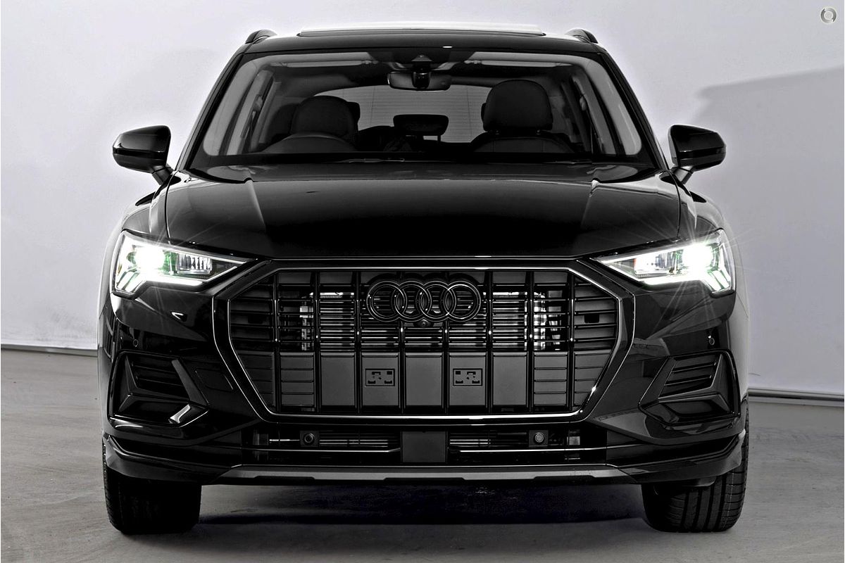 2024 Audi Q3 35 TFSI Dynamic Black F3