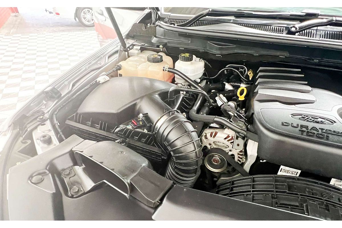 2015 Ford Everest Titanium UA