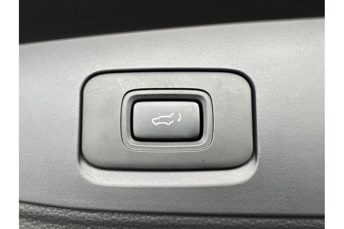 2023 Isuzu MU-X LS-U