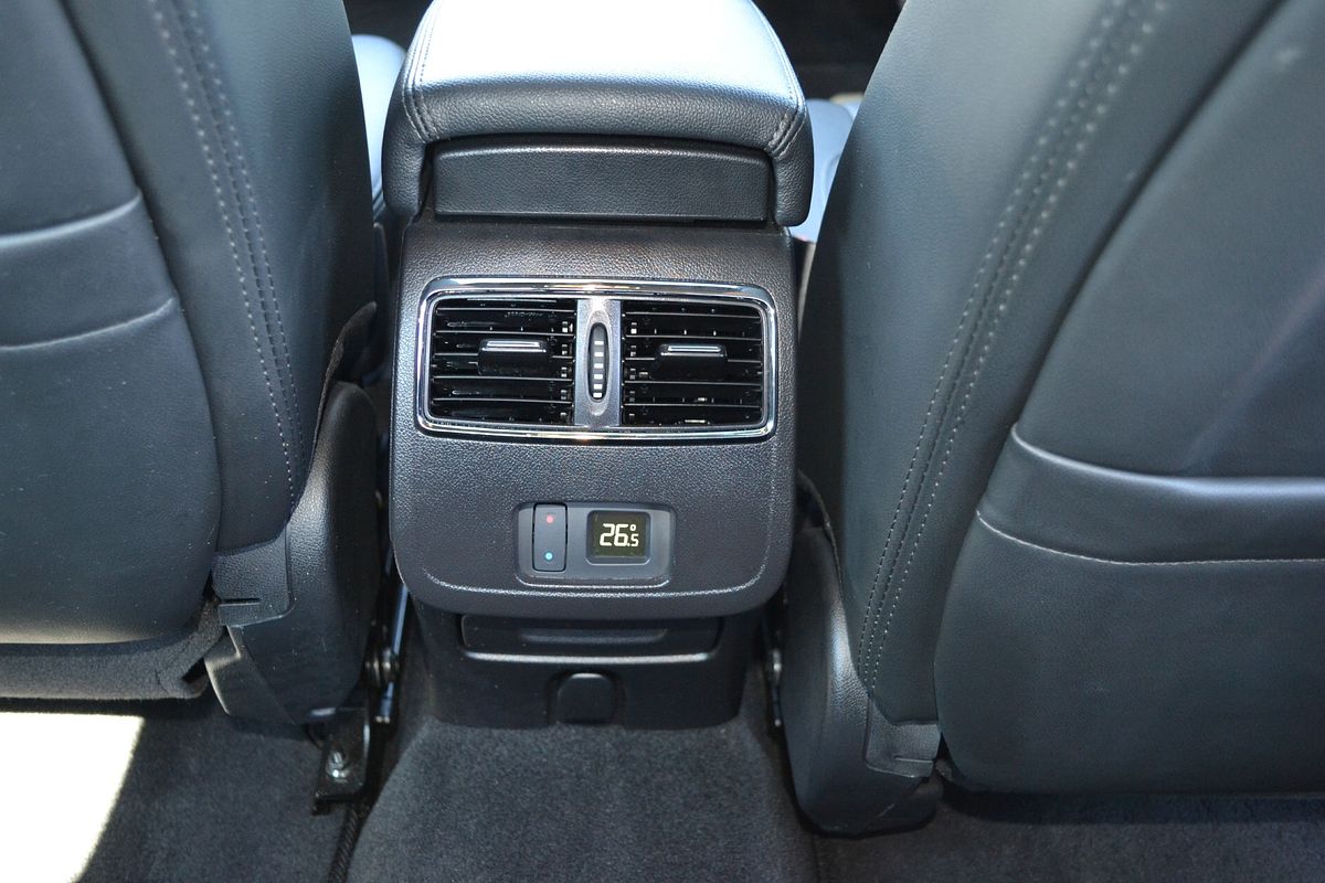 2013 Renault Latitude Privilege L43