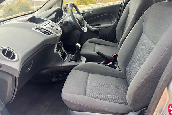 2010 Ford Fiesta LX WT