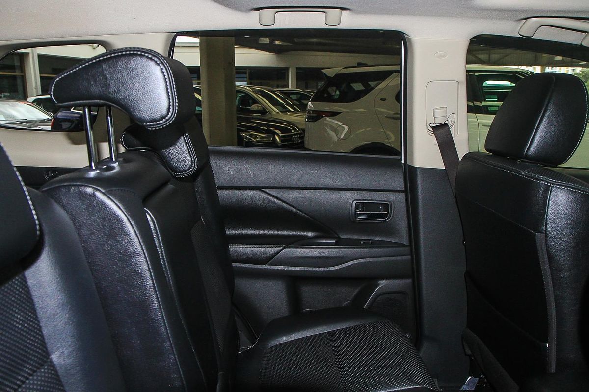 2017 Mitsubishi Outlander Exceed ZK