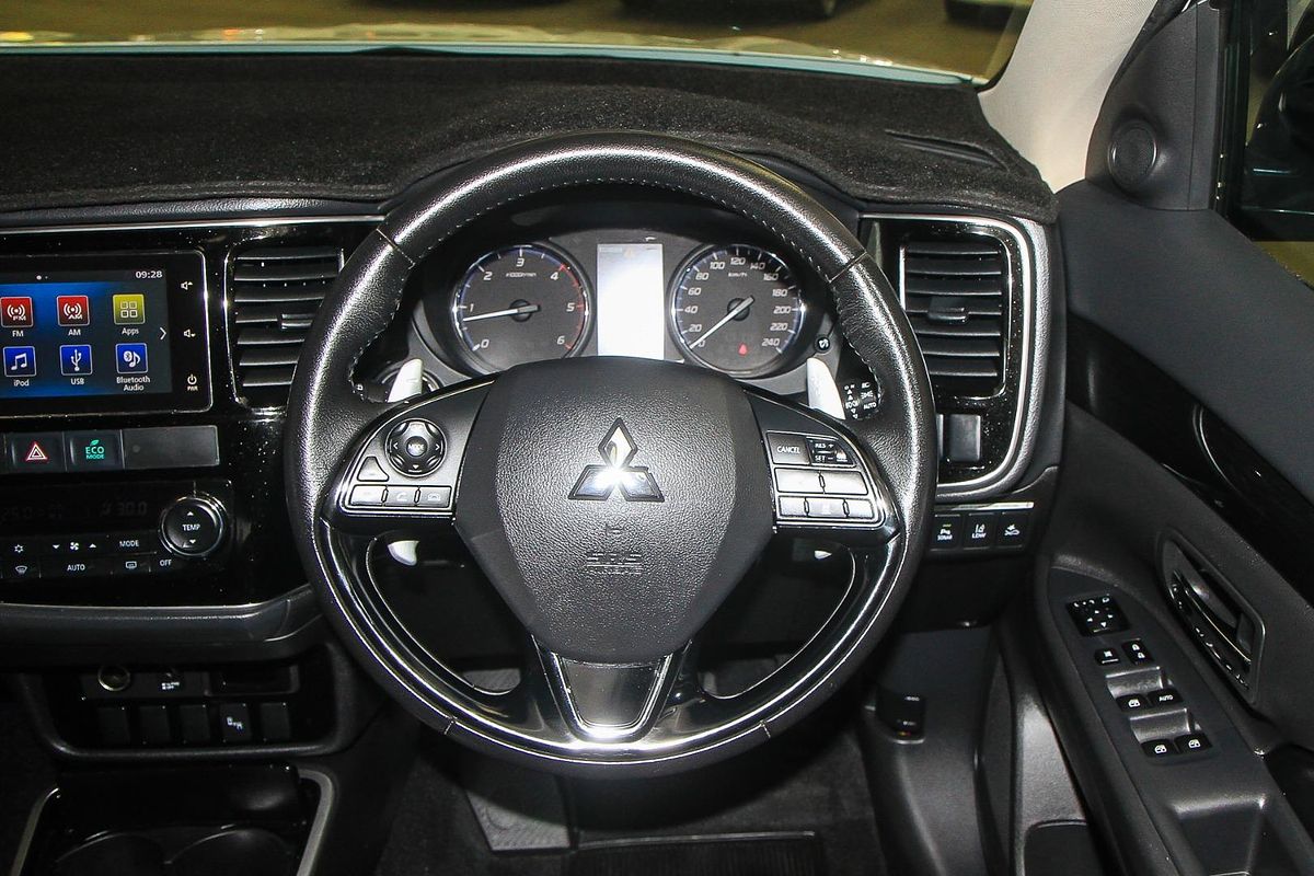 2017 Mitsubishi Outlander Exceed ZK