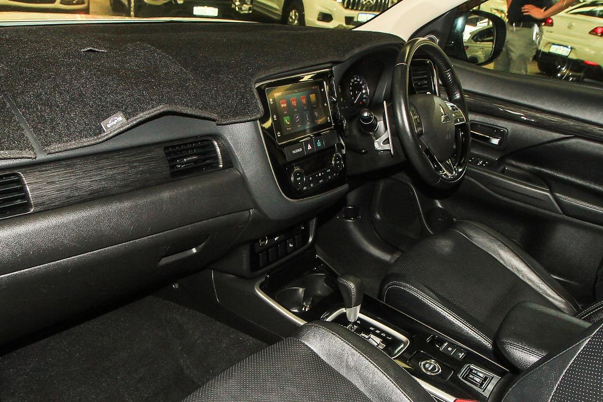 2017 Mitsubishi Outlander Exceed ZK
