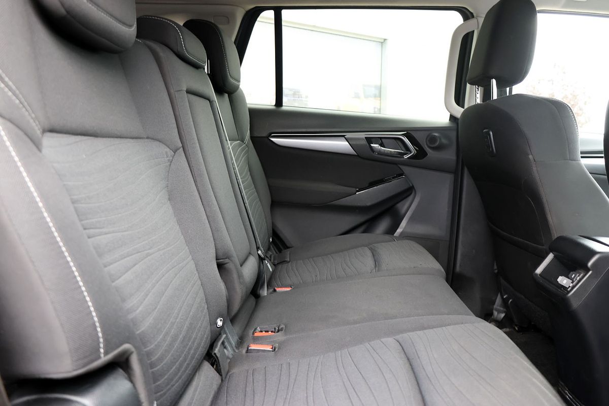 2022 Isuzu MU-X LS-U