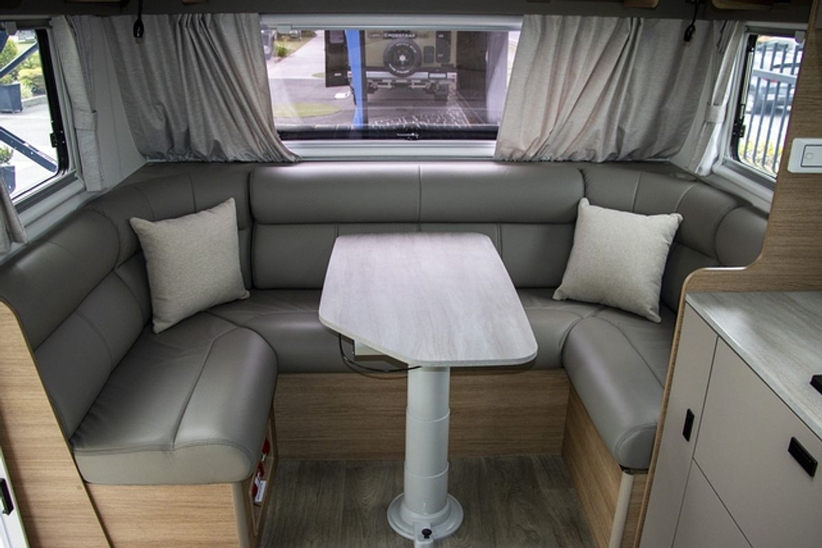 2024 Jayco SILVERLINE CARAVAN 21.65-3.OB.SL-MY24