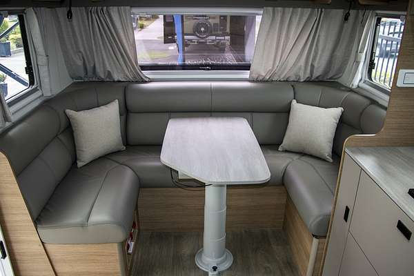 2024 Jayco SILVERLINE CARAVAN 21.65-3.OB.SL-MY24