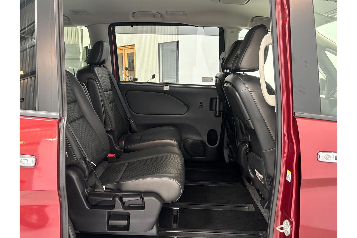 2018 Nissan Serena Hybrid e-Power Highway Star HFC27