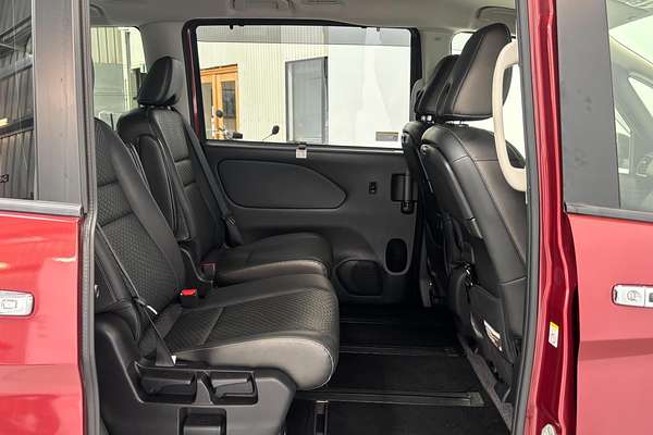 2018 Nissan Serena Hybrid e-Power Highway Star HFC27