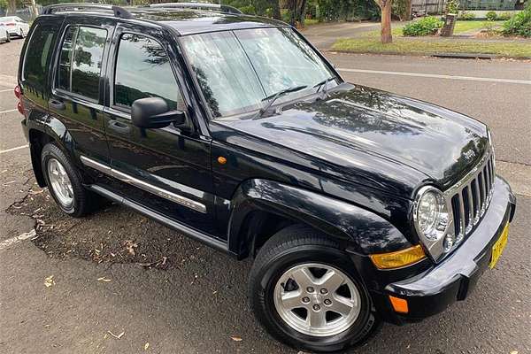 2005 Jeep Cherokee Limited KJ