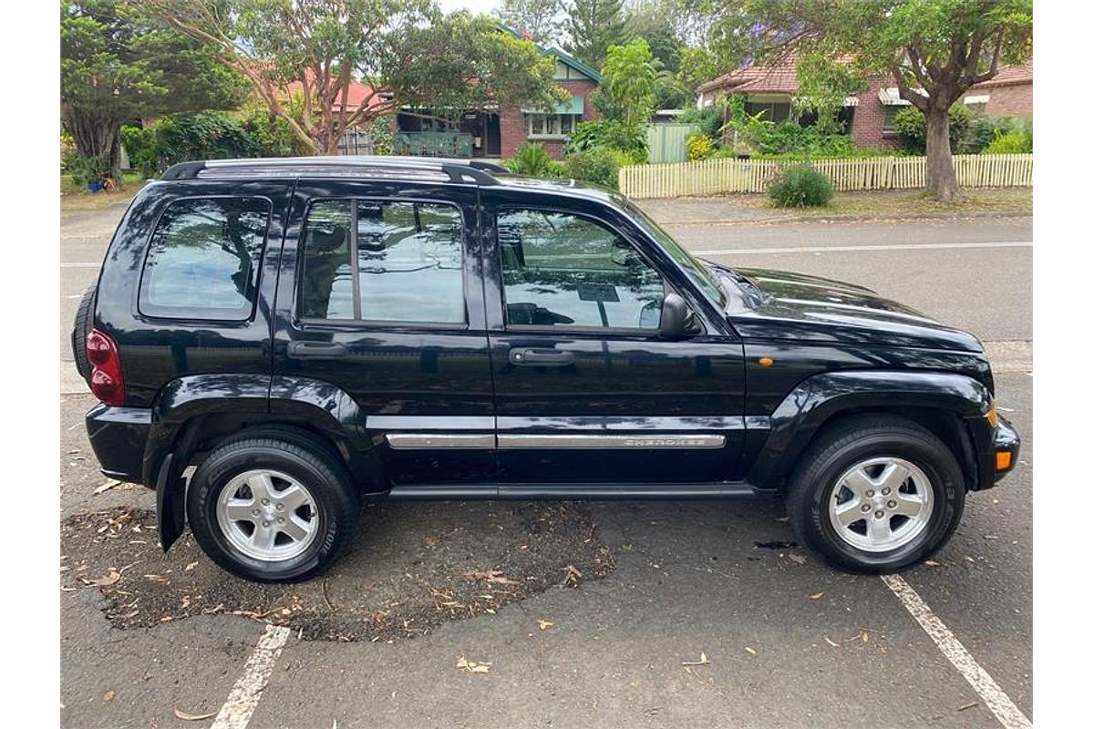 2005 Jeep Cherokee Limited KJ