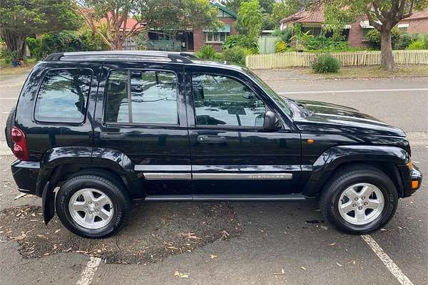 2005 Jeep Cherokee Limited KJ