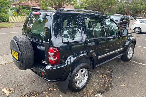 2005 Jeep Cherokee Limited KJ