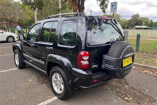 2005 Jeep Cherokee Limited KJ