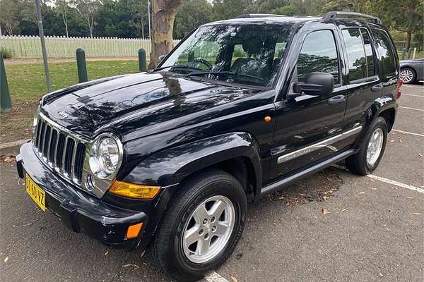 2005 Jeep Cherokee Limited KJ